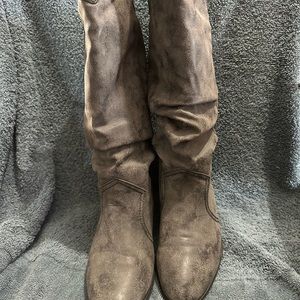 Gray slouch boots. Comfortable and only worn 2 times. Great shape. 7-1/2